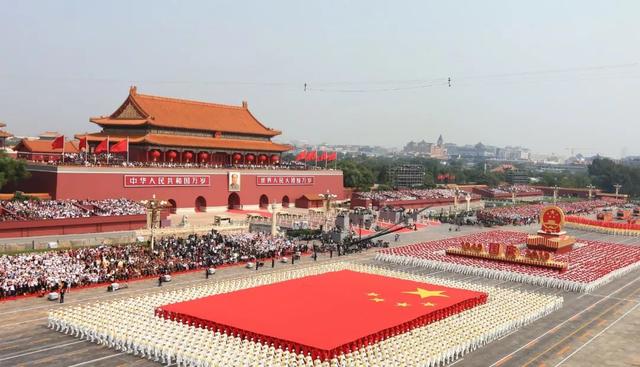 2019年，令尊龙凯时自豪的一件事——效劳国庆70周年大阅兵及联欢运动